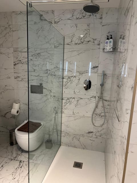 Mercury Tower Apartments By Dahlia Apartment in Saint Julians