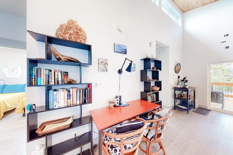 Upper Driftwood Apartment in Oregon