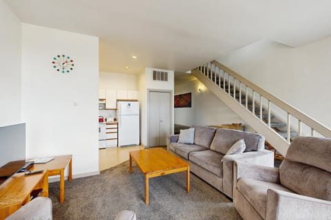 Beach Loop Condo #2 - South Unit Apartment in Oregon