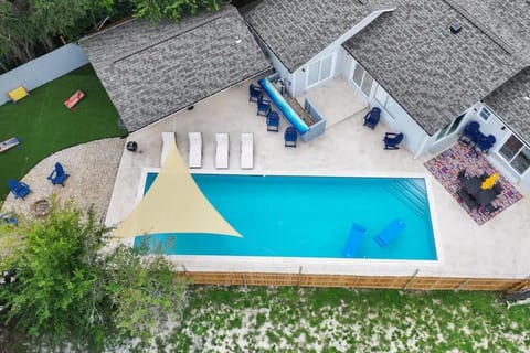 Lagoona Villa a Poolside Paradise House in Perdido Key