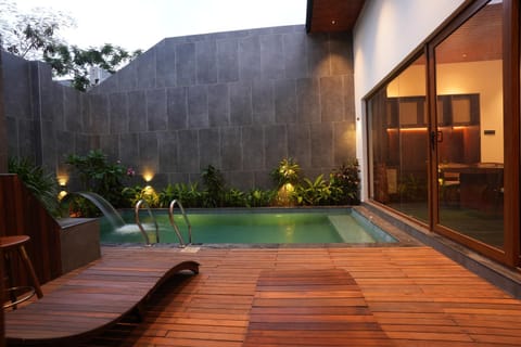 Balcony/Terrace, Swimming pool