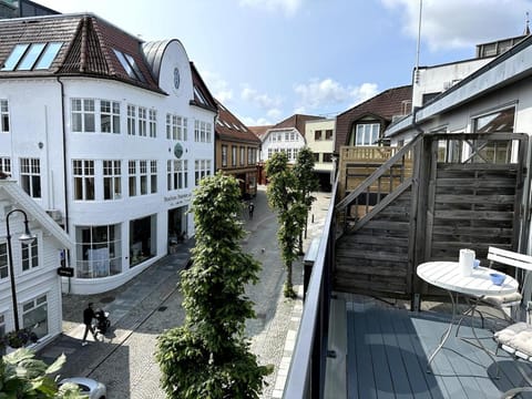 Neighbourhood, City view, Street view, Location