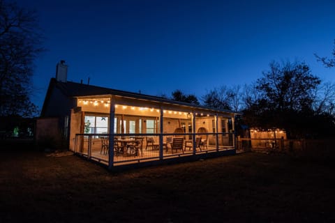 Hoots Hollar Haus - For 6 House in Rio Grande