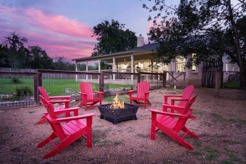 Hoots Hollar Haus - For 6 House in Rio Grande