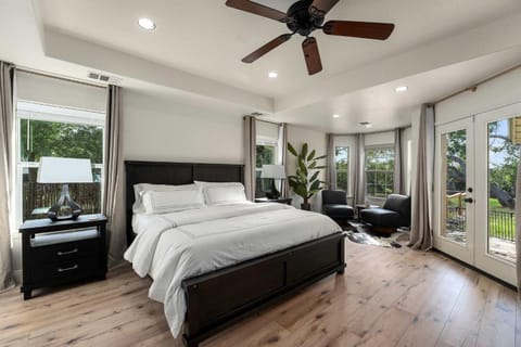 Hoots Hollar Haus - For 6 House in Rio Grande