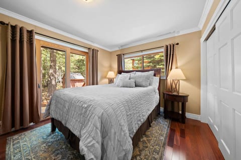 Cozy Aspen Haven - Stay for 6 House in Truckee