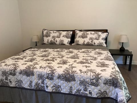 Peaceful & Spacious Family Home House in Savannah