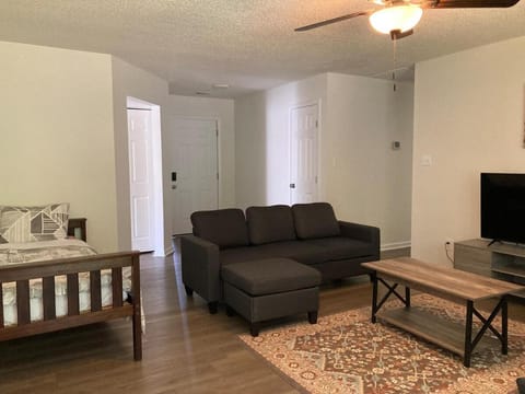 Peaceful & Spacious Family Home House in Savannah