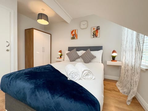 Bed, Bedroom, wardrobe