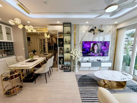 TV and multimedia, Living room, Dining area