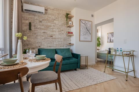 Living room, Seating area, Dining area, air conditioner
