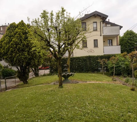 Property building, Day, Natural landscape, Garden view