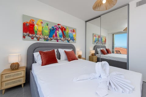 Bed, Photo of the whole room, Bedroom, towels, wardrobe, air conditioner