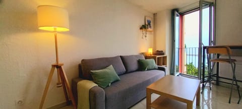 View (from property/room), Balcony/Terrace, Living room, Decorative detail, Seating area, Dining area, Sea view, furniture, internet, towels, air conditioner