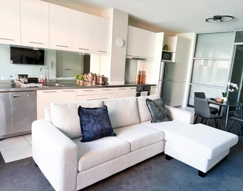 TV and multimedia, Living room, Seating area, Dining area, minibar, oven