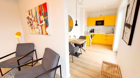 Kitchen or kitchenette, Photo of the whole room, Seating area, Dining area