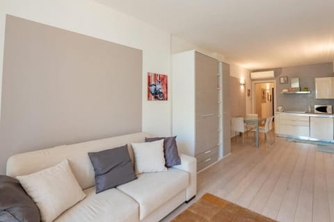 Lillo's Apartment - Relax & Pool Apartment in Vallecrosia