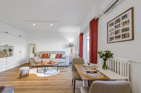 Living room, Seating area, Dining area