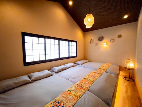 Bed, Bedroom, air conditioner