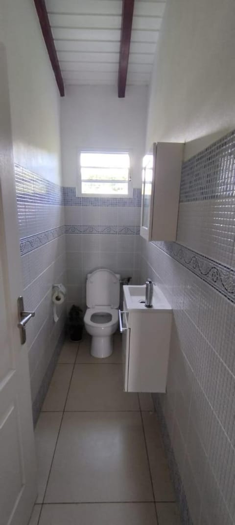 Villa Doubs Etage 1 House in Les Abymes