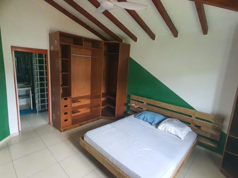 Villa Doubs Etage 1 House in Les Abymes