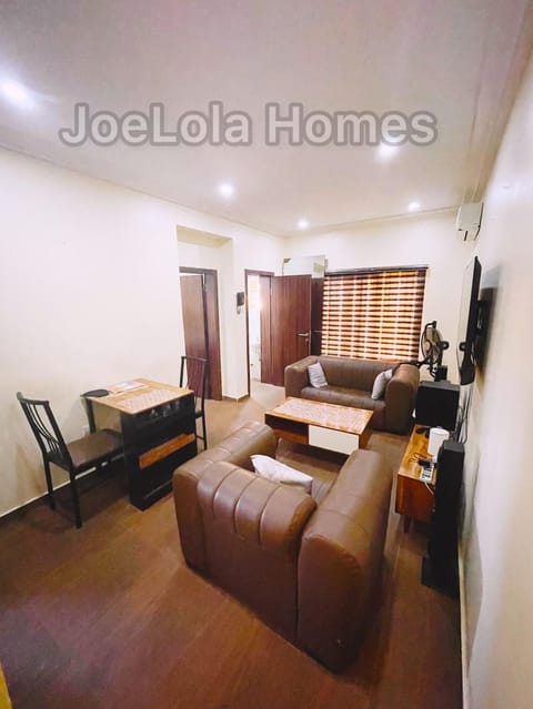 Communal lounge/ TV room, Living room, Seating area