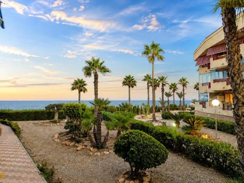 Property building, Day, Natural landscape, Garden, Garden view, Sea view