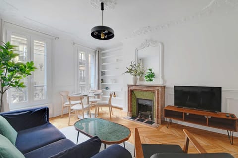 TV and multimedia, Living room, Dining area