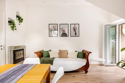 Bed, Living room, Seating area