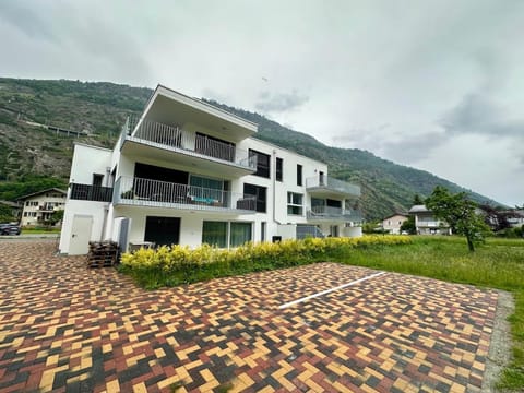 Property building, Spring, Day, Mountain view