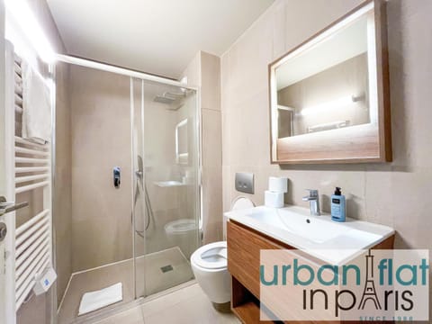 UrbanFlat 131 - Amazing apartment in the center of Paris Apartment in Paris