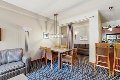 1BR Ski-InandSki-Out Condo with Views, Pool, Hot Tub Apartment in Palisades Tahoe (Olympic Valley)