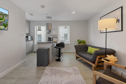 TV and multimedia, Living room, Decorative detail, Seating area, dishwasher, internet, washing machine, kitchen