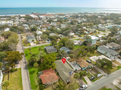 Summer Tide by Tybee Cottages House in Tybee Island