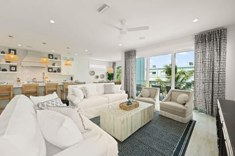 Beach View Paradise - New Anna Maria Island Home Apartment in Bradenton Beach