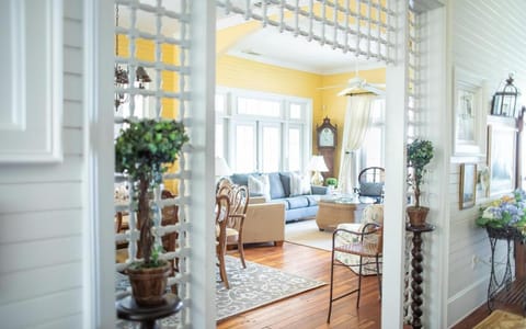 Beach Music by Tybee Cottages House in Tybee Island