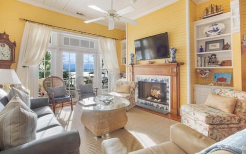 Beach Music by Tybee Cottages House in Tybee Island