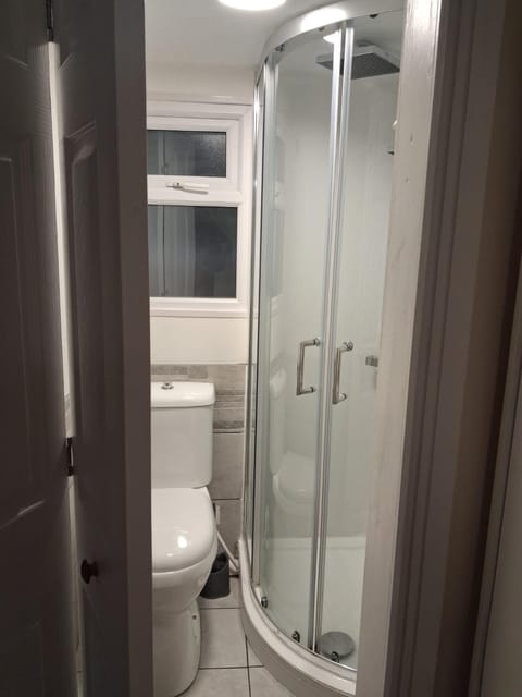 Bedsit in Oldbury Bed and Breakfast in Oldbury