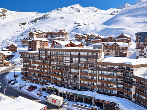 Property building, Winter, Skiing
