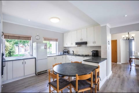 Akasia 1 House in Western Cape