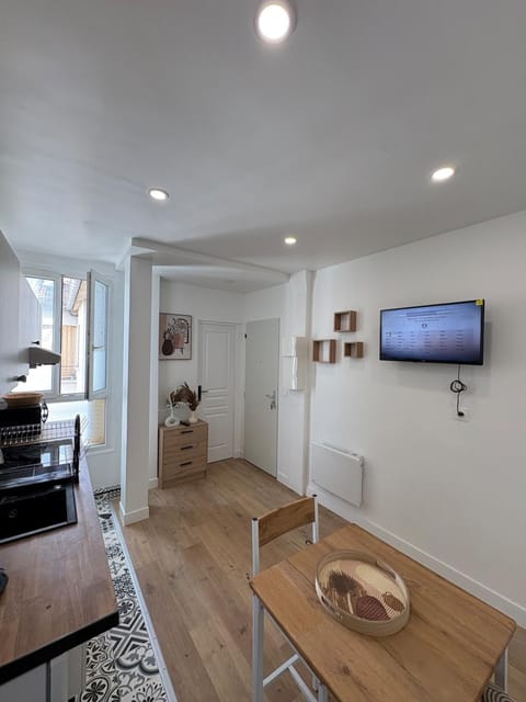 TV and multimedia, Dining area