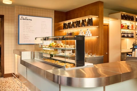 Lounge or bar, Food and drinks, Breakfast, Drinks