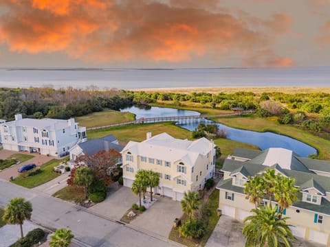 Point of View by Tybee Cottages House in Tybee Island