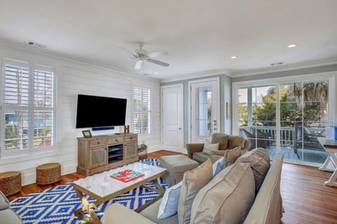 The Hart of Tybee by Tybee Cottages House in Tybee Island