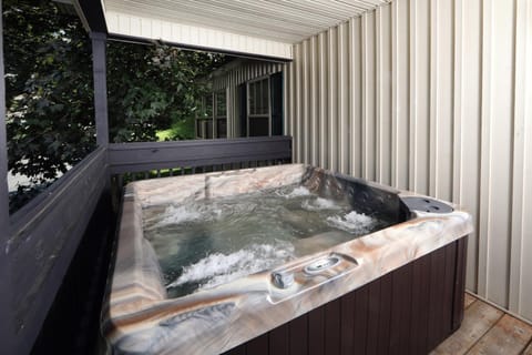 Cherry Blossom #11 House in Pigeon Forge