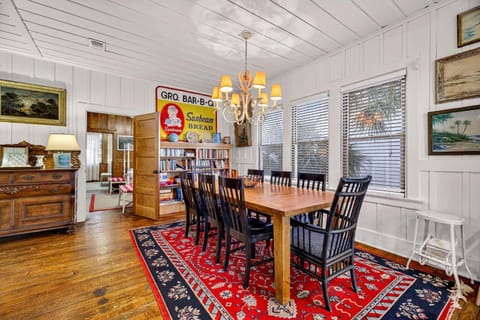 Ebbtide by Tybee Cottages House in Tybee Island