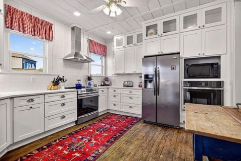 Ebbtide by Tybee Cottages House in Tybee Island