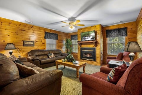 Poplar Point Condo Unit 12A Apartment in Pigeon Forge