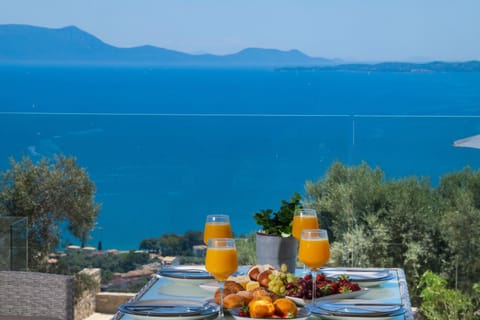 Food and drinks, Sea view