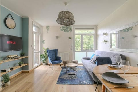 Appartement 2 Chambres - Le Tropical Apartment in Lyon